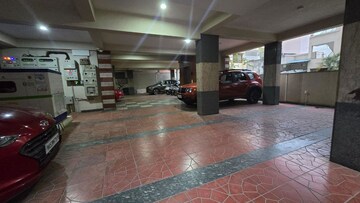 Parking in 2 BHK Builder Floor at Hsr Layout – for Rent