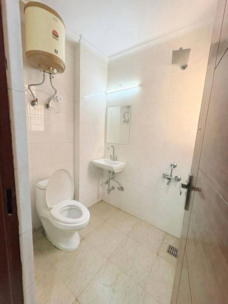 Bathroom, saket 2 Bedroom 1000 Sq.Ft. Builder Floor In Saket Delhi 9813745