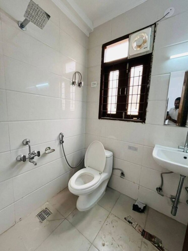 Bathroom, saket 2 Bedroom 1000 Sq.Ft. Builder Floor In Saket Delhi 9813745