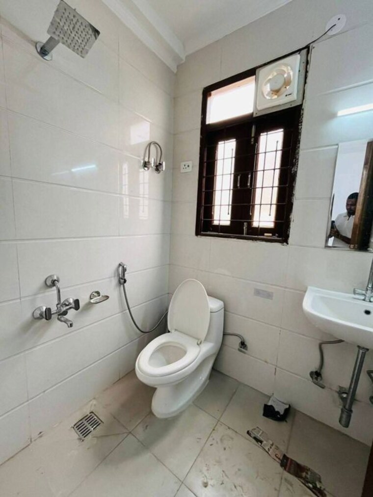 Bathroom, saket 2 Bedroom 1000 Sq.Ft. Builder Floor In Saket Delhi 9813745