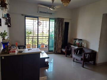 Team Area in 3 BHK Apartment at Haware Estate, Kasarvadavali – for Rent