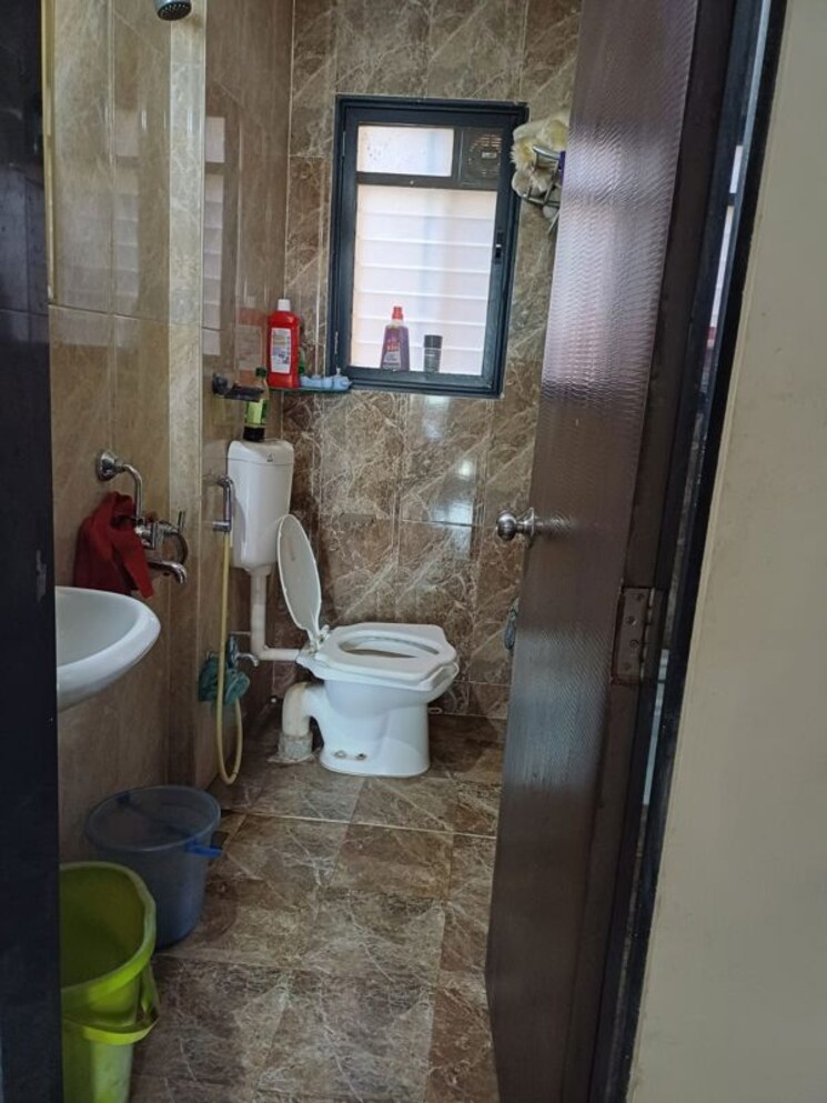 Bathroom, haware-estate 3 Bedroom 990 Sq.Ft. Apartment In Kasarvadavali Thane 9813748