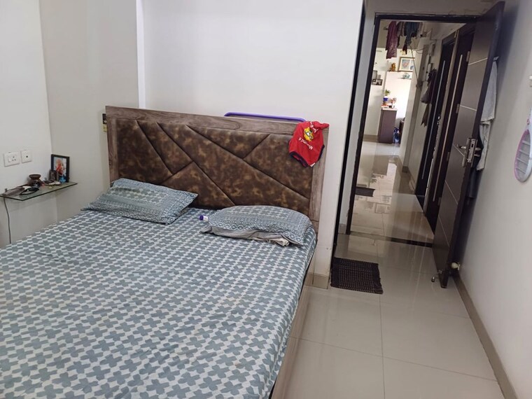 Bedroom, haware-estate 3 Bedroom 990 Sq.Ft. Apartment In Kasarvadavali Thane 9813748