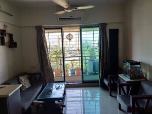 Team Area in 3 BHK Apartment at Haware Estate, Kasarvadavali – for Rent