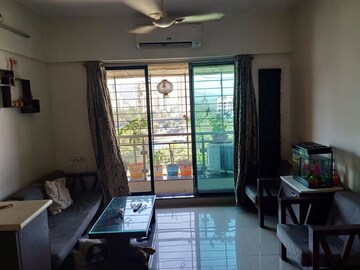Team Area in 3 BHK Apartment at Haware Estate, Kasarvadavali – for Rent