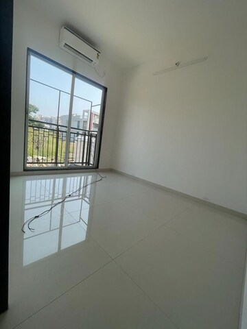 Room in 1 BHK Apartment at Seasons Green, Khadakpada – for Sale