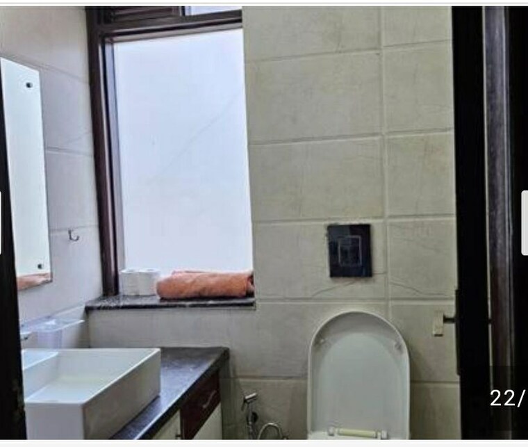 Bathroom, bali nagar 2.5 Bedroom 950 Sq.Ft. Builder Floor In Bali Nagar Delhi 9813835