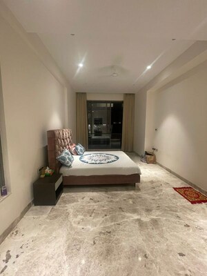 Bedroom in 5 BHK Apartment at Ekta Verve, Khar West – for Rent