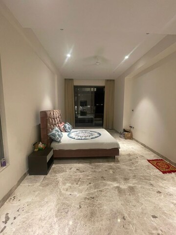 Bedroom in 5 BHK Apartment at Ekta Verve, Khar West – for Rent