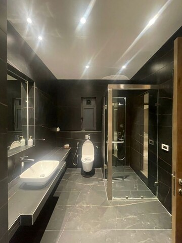 Attached Bathroom in 5 BHK Apartment at Ekta Verve, Khar West – for Rent