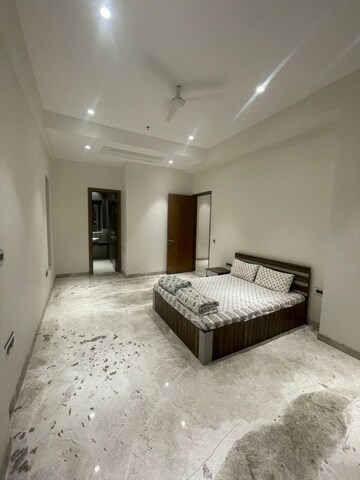 Bedroom in 5 BHK Apartment at Ekta Verve, Khar West – for Rent