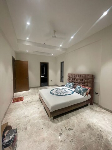 Bedroom in 5 BHK Apartment at Ekta Verve, Khar West – for Rent