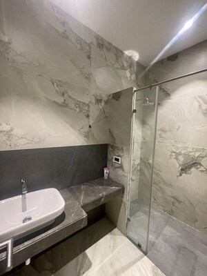 Bathroom in 5 BHK Apartment at Ekta Verve, Khar West – for Rent