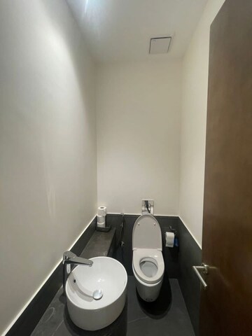 Bathroom in 5 BHK Apartment at Ekta Verve, Khar West – for Rent