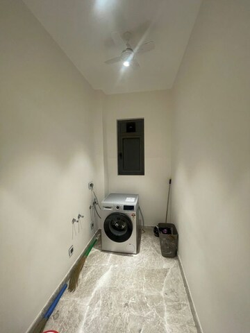 Master Bedroom in 5 BHK Apartment at Ekta Verve, Khar West – for Rent