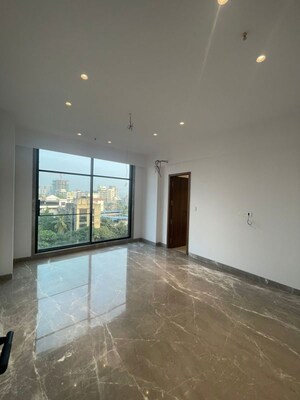 Room in 4 BHK Apartment at Bandra West – for Rent