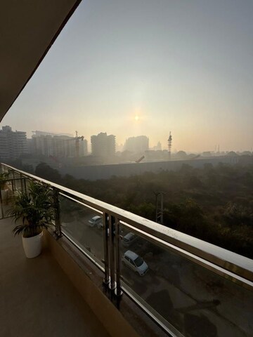 Balcony in 1 BHK Builder Floor at Ansal Sushant Lok I, Sector 43 – for Rent