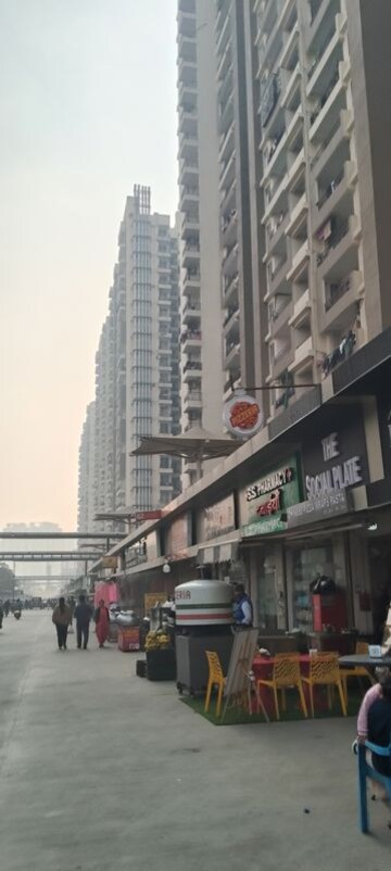  Shop – Exterior View View at Amrapali Golf Homes, Sector 4 Greater Noida - for Rent