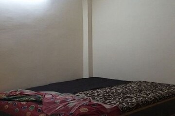 Bedroom in 2 BHK Builder Floor at Sector 62 – for Rent