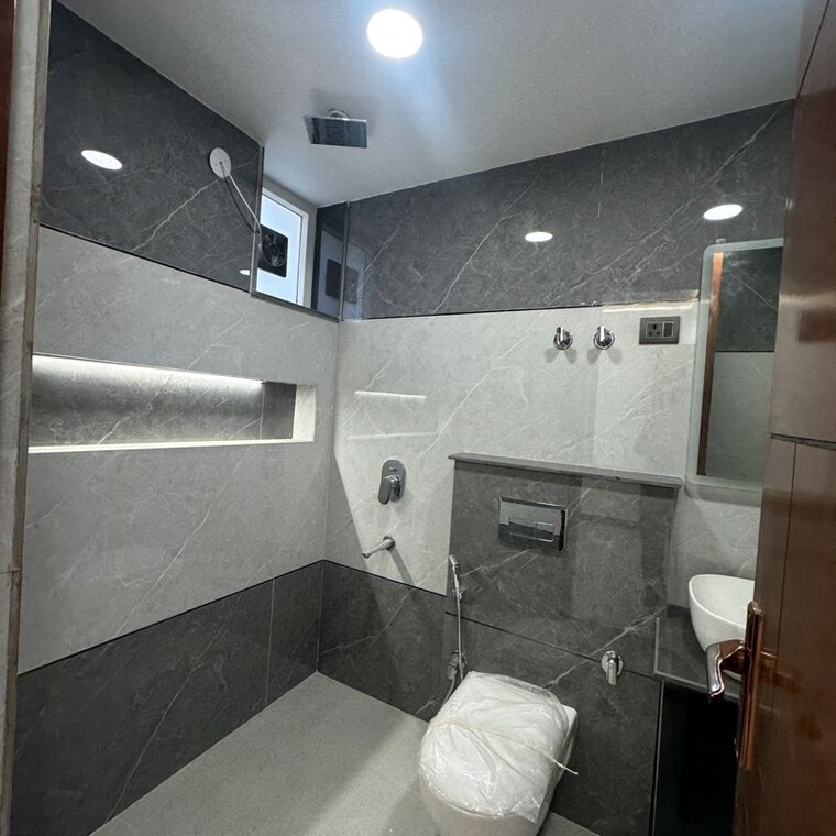 Bathroom, sunder nagar 3.5 Bedroom 2000 Sq.Ft. Apartment In Sunder Nagar Delhi 9814296