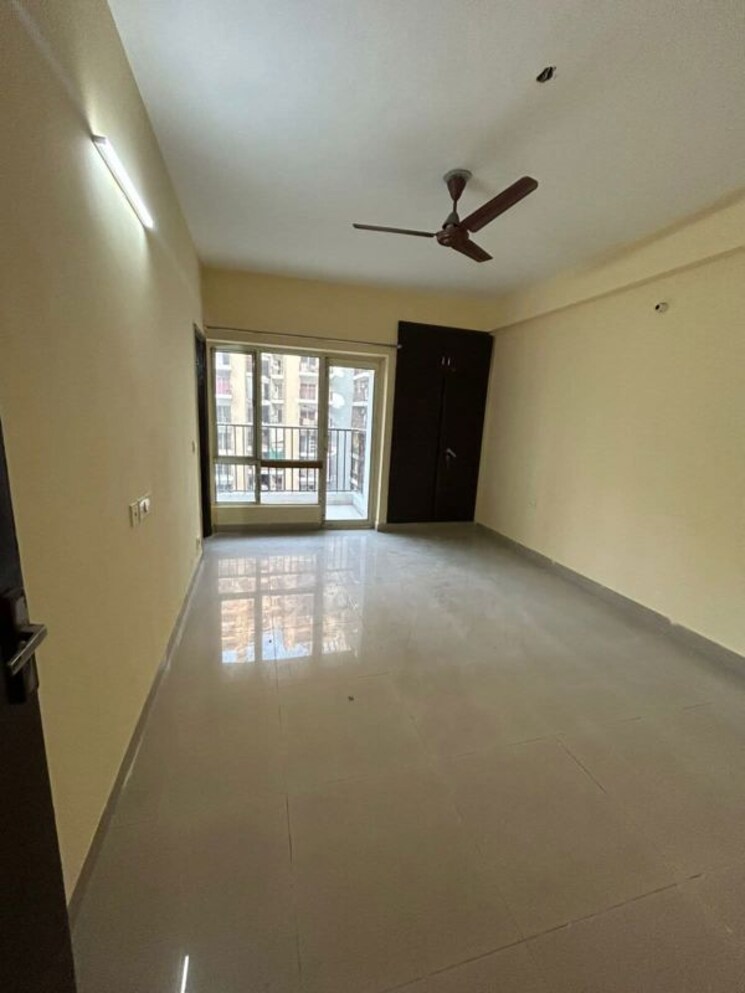 Room, gaur-city-2-14th-avenue 3 Bedroom 1300 Sq.Ft. Apartment In Sector 16c Greater Noida Greater Noida 9814343