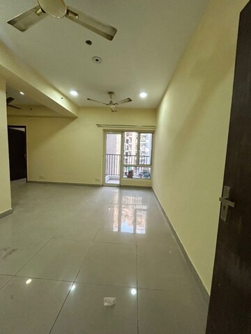 Building Lobby in 3 BHK Apartment at Gaur City 2 - 14th Avenue, Sector 16c Greater Noida – for Rent