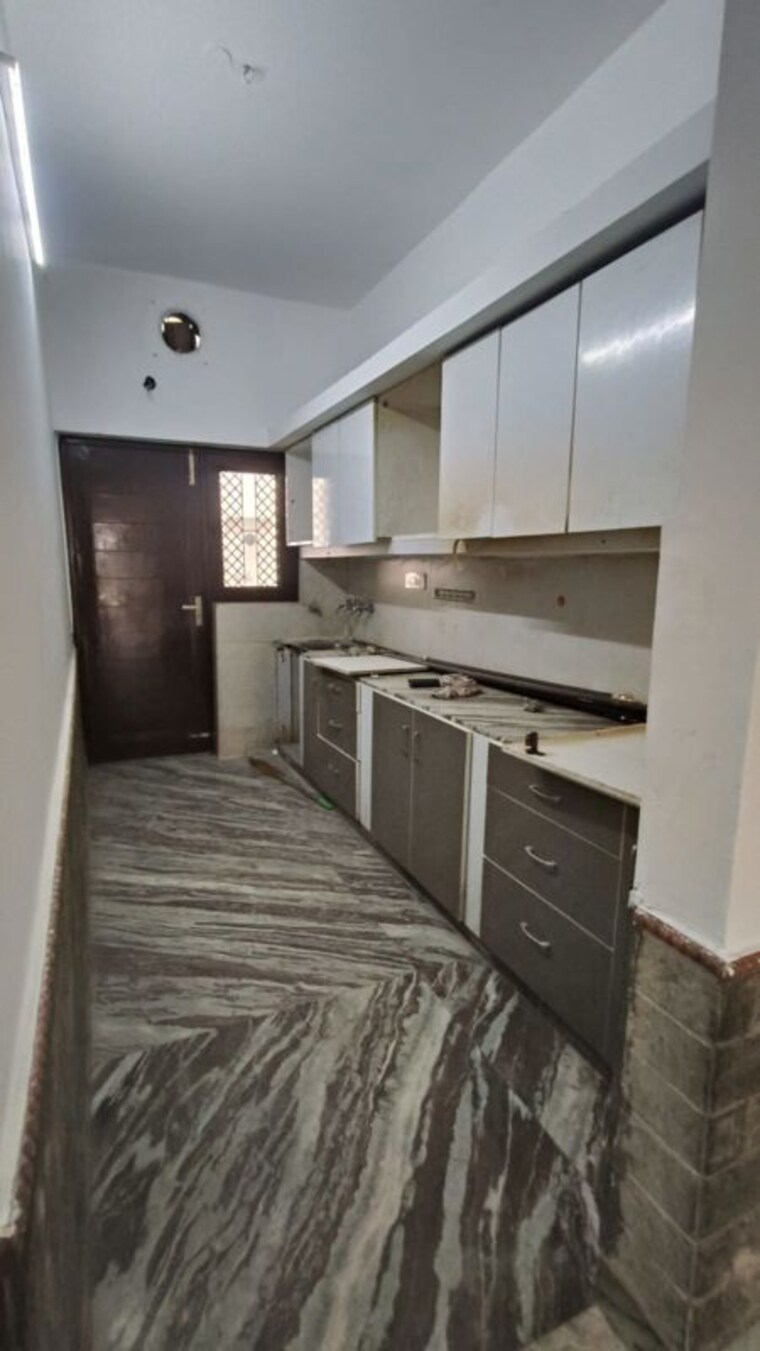 Kitchen, sector 17 2 Bedroom 1800 Sq.Ft. Builder Floor In Sector 17 Faridabad 9814412