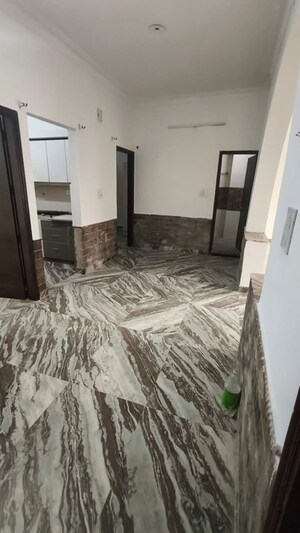 Living Room in 2 BHK Builder Floor at Sector 17 – for Rent