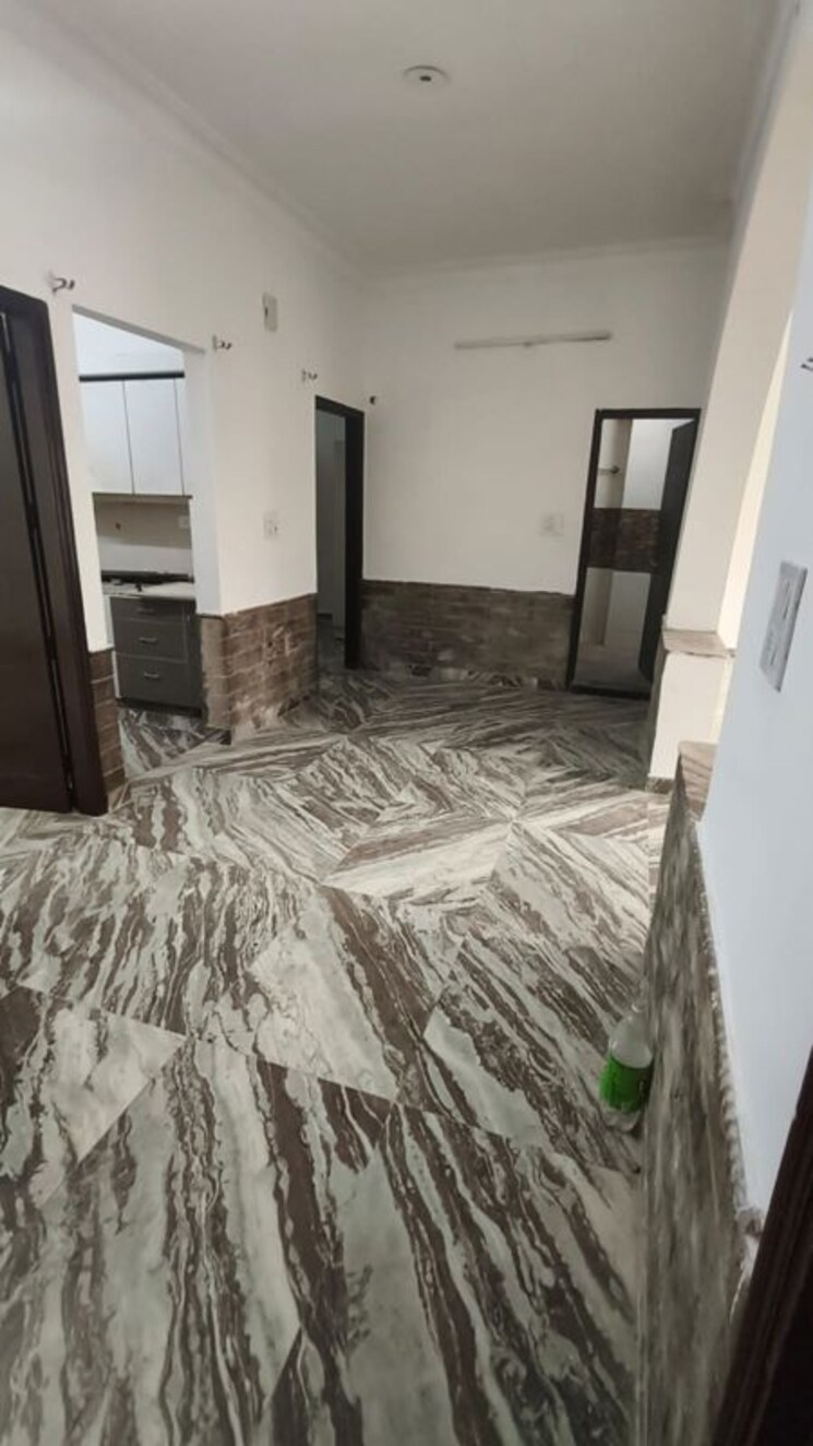 Living Room, sector 17 2 Bedroom 1800 Sq.Ft. Builder Floor In Sector 17 Faridabad 9814412