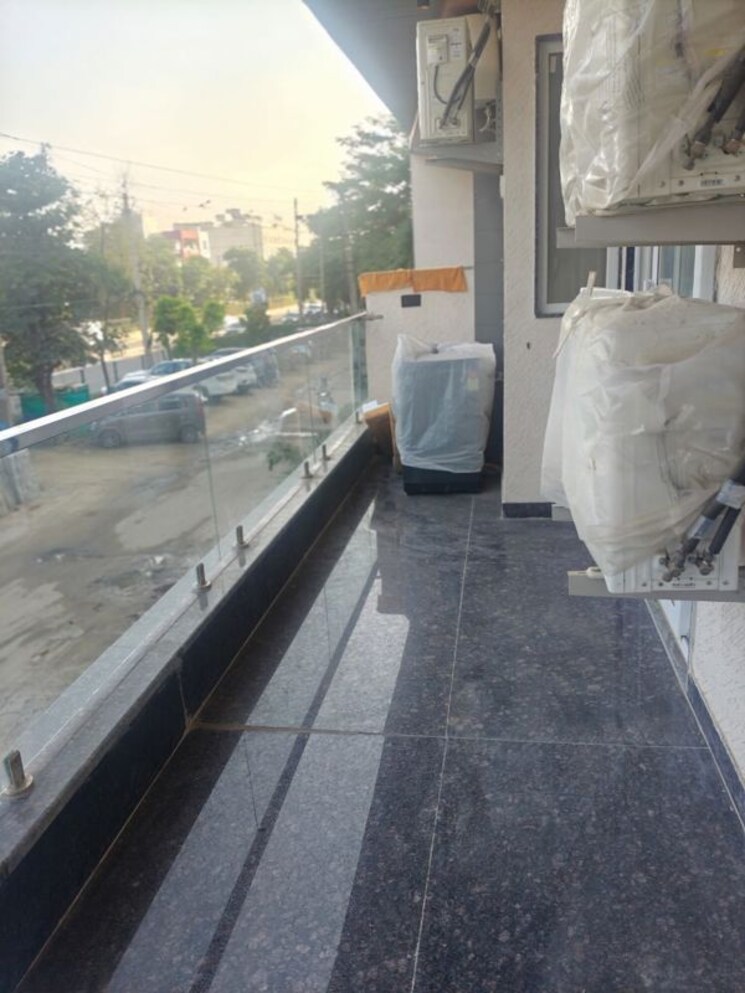 Balcony, sector 42 1 Bedroom 690 Sq.Ft. Builder Floor In Sector 42 Gurgaon 9814564