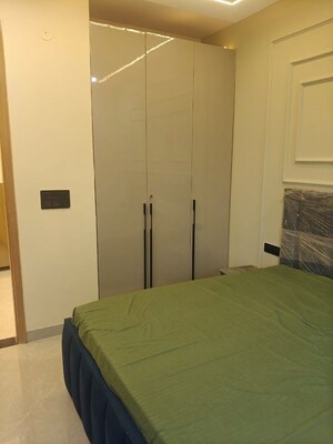 Room in 1 BHK Builder Floor at Sector 42 – for Rent