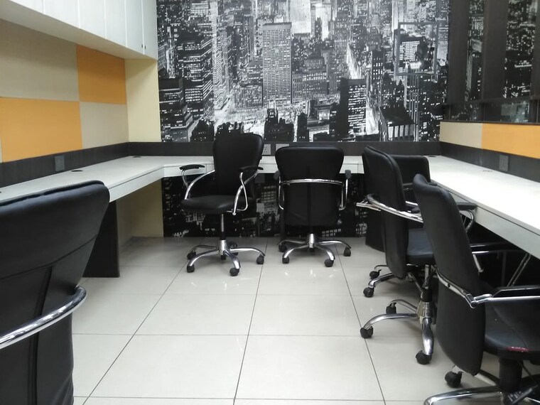 Team Area, netaji subhash place Commercial Office Space 1000 Sq.Ft. In Netaji Subhash Place Delhi 9814542