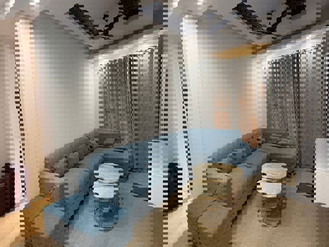 2 BHK Apartment For Rent in Saket