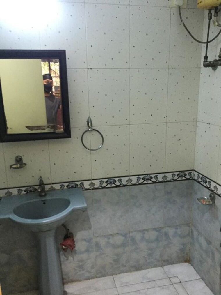 Bathroom, ivory-towers-chs-ltd 3 Bedroom 1000 Sq.Ft. Apartment In Bhakti Park Mumbai 9814403