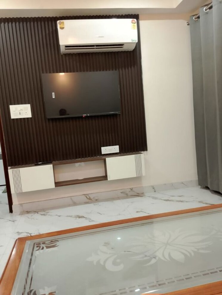 Bedroom, sector 42 1 Bedroom 680 Sq.Ft. Builder Floor In Sector 42 Gurgaon 9814799