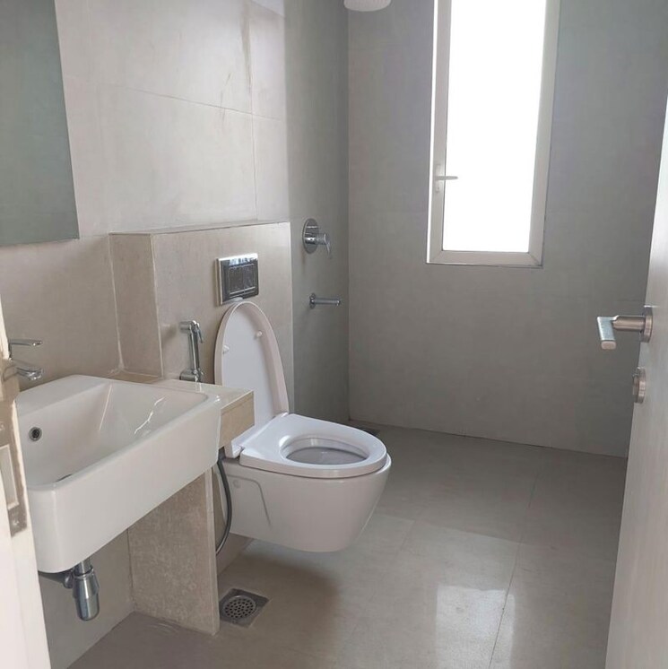 Bathroom, indiabulls-sky-forest 4 Bedroom 3780 Sq.Ft. Apartment In Dighe Nagar Mumbai 9814890