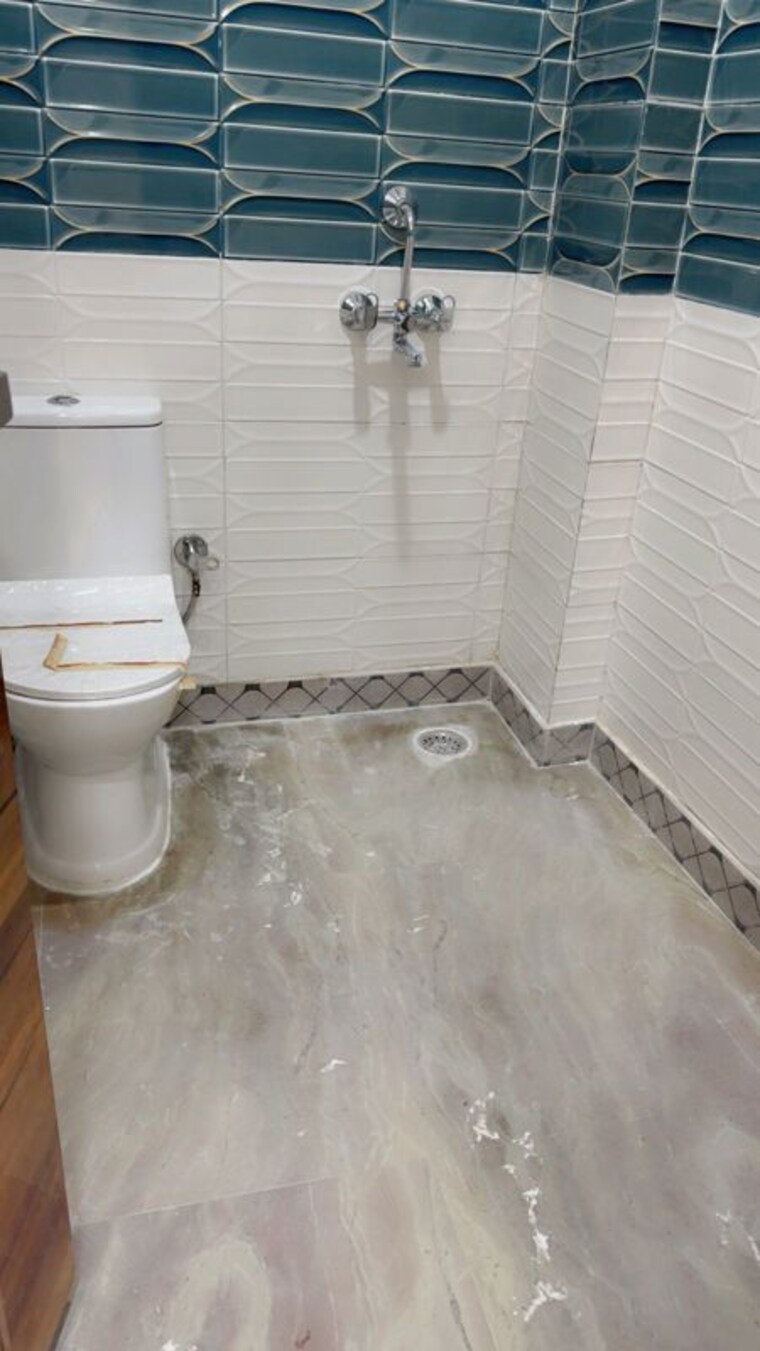 Bathroom, sector 10 dwarka 3 Bedroom 1550 Sq.Ft. Apartment In Sector 10 Dwarka Delhi 9814906