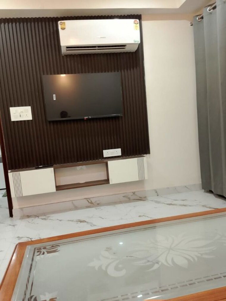 Bedroom, sector 42 1 Bedroom 720 Sq.Ft. Builder Floor In Sector 42 Gurgaon 9814912