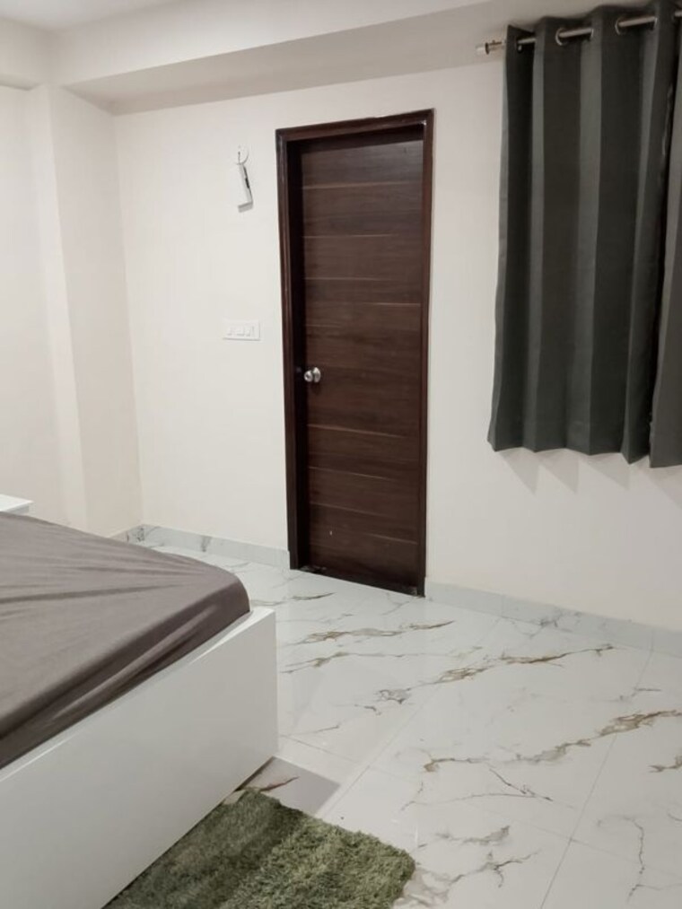 Room, sector 42 1 Bedroom 720 Sq.Ft. Builder Floor In Sector 42 Gurgaon 9814912