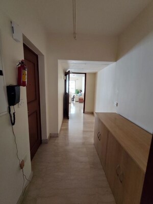 Room in 4 BHK Apartment at Sanghi Residency, Prabhadevi – for Rent
