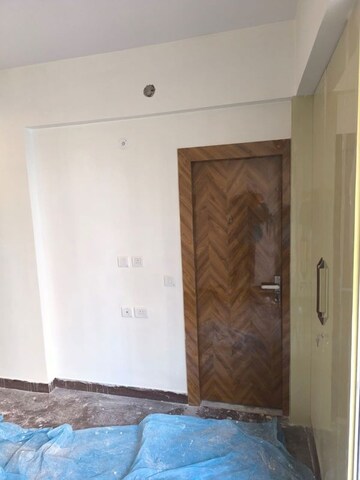 Room in 2 BHK Apartment at Prateek Grand City, Siddharth Vihar – for Rent