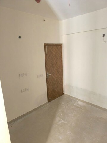 Room in 2 BHK Apartment at Prateek Grand City, Siddharth Vihar – for Rent