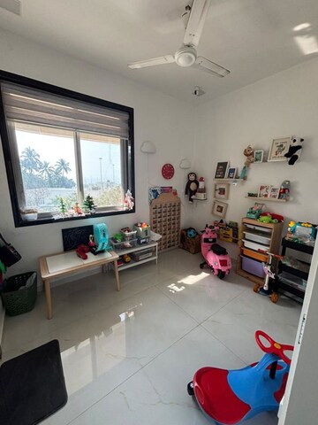 Master Bedroom in 3 BHK Apartment at Vaitarna Apartment, Worli – for Rent