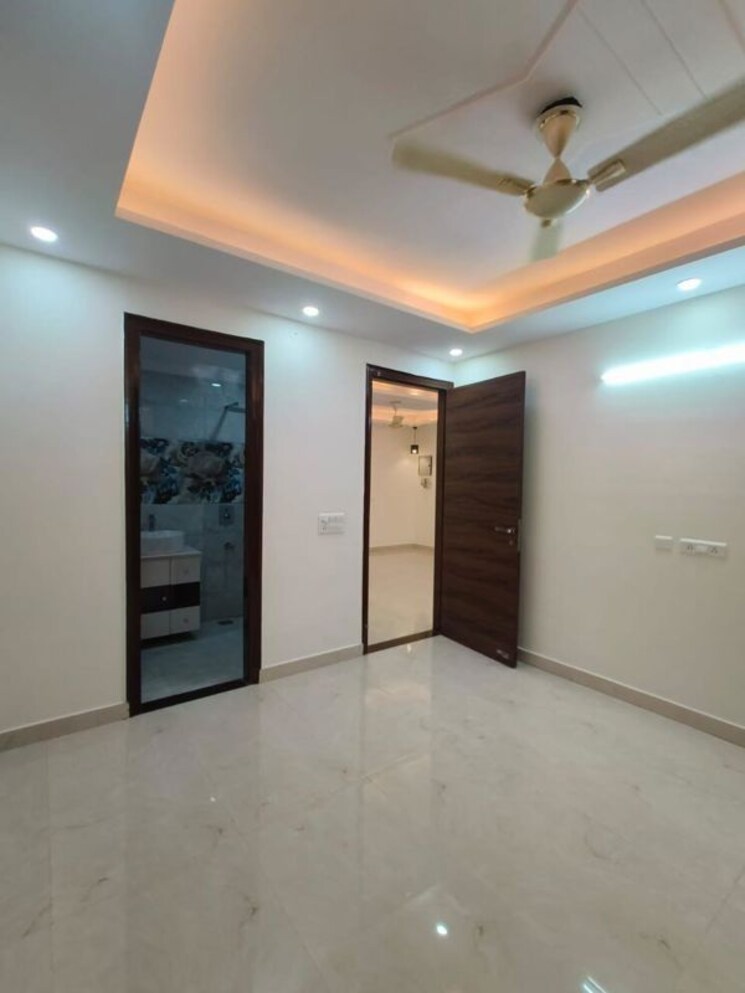 Room, sector 6 dwarka 2 Bedroom 1300 Sq.Ft. Apartment In Sector 6 Dwarka Delhi 9815180