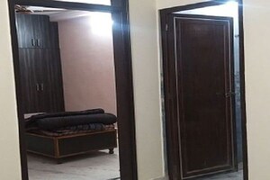 Bedroom in 2 BHK Builder Floor at Sector 62 – for Rent