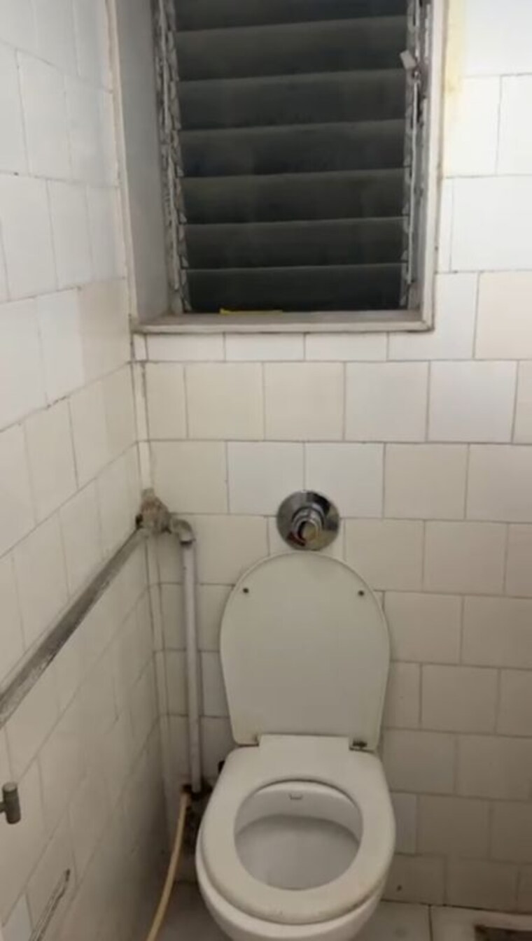 Bathroom, shantinagar-chs-dadar-west 1 Bedroom 500 Sq.Ft. Apartment In Dadar West Mumbai 9815190