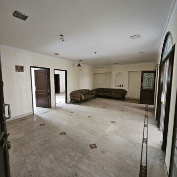 Room in 6+ BHK Independent House at Civil Lines – for Sale