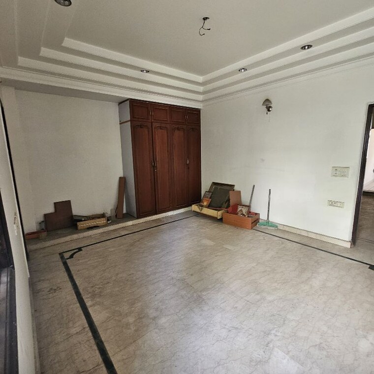 Room, civil lines 6+ Bedroom 7000 Sq.Ft. Independent House In Civil Lines Delhi 9815193