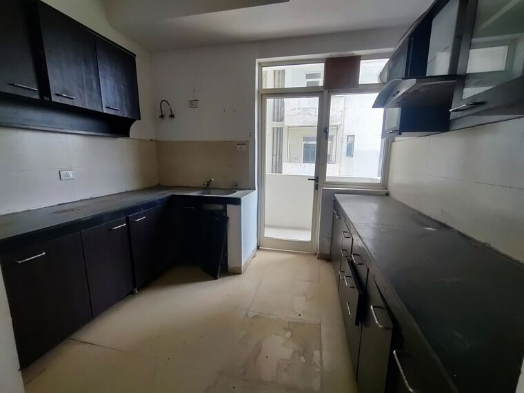 Kitchen, vatika-signature-villas 4 Bedroom 4538 Sq.Ft. Villa In Sector 82 Gurgaon 9815221