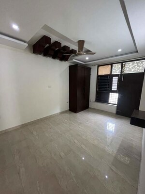 Bedroom in 2 BHK Builder Floor at Sector 57 – for Rent